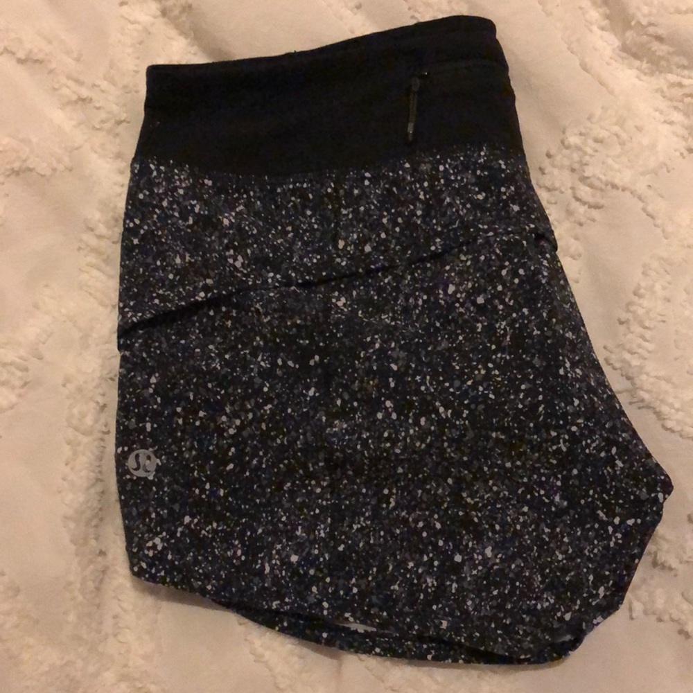 Lululemon Speed Up 2.5 in shorts
